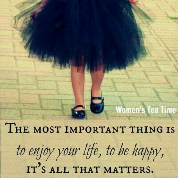 Meet your Posher, Stephanie - Picture 2 of 4